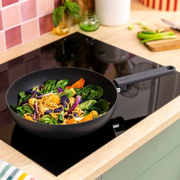 Scoville Ultra Lift 28cm Wok Pan for Stir-Frying Noodles and Vegetables